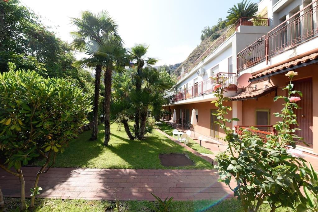 Beach Apartment Taormina Exterior foto
